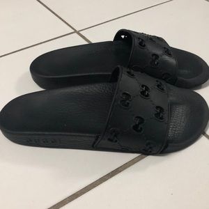 GUCCI rubber slide sandal